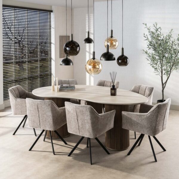 4574_89D_1 Eettafel Romano niervormig 215