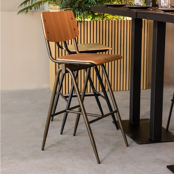 180122957-0.jpg Barkruk Solid 49x58x109 cm